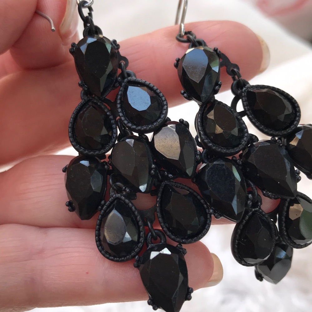 👁Black Dangle Earrings👁